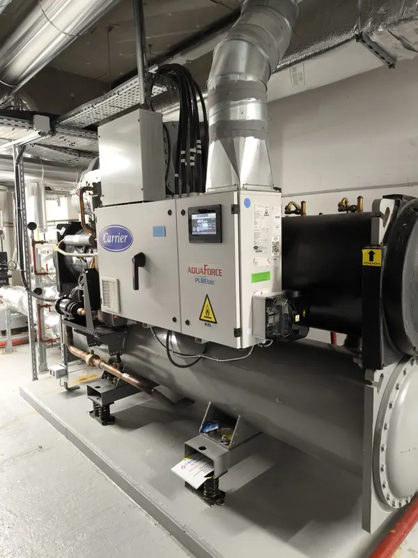 Groupe de production d'eau glacée — Sous-station CVC