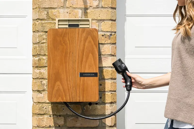 Borne de recharge murale — Sol-elec Services