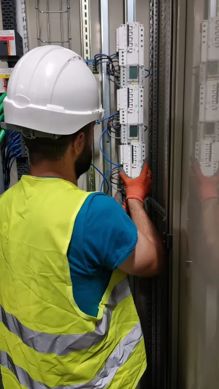 Diagnostic sur armoire — Sol-elec Services