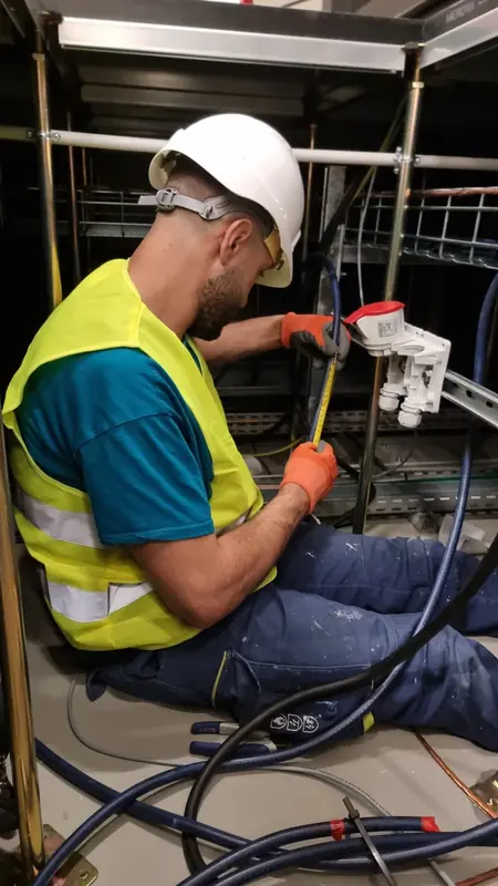 Pose de chemins de câbles — Sol-elec Services